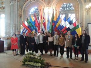 A reunião dos sete ministros e seis representantes oficiais de Estado discutiu neste sábado (12) a declaração final que deverá ser lida na plenária final do encontro sobre o tema das Culturas Vivas Comunitárias. Foto: Congresso Ibero-americano de Cultura 